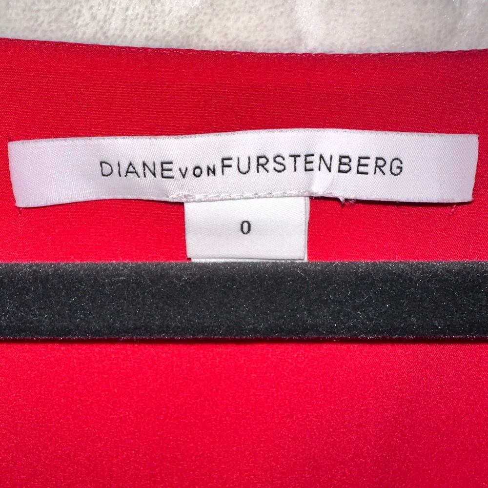 Diane Von Furstenberg π Bevin 3/4 Sleeve Dress, Red, Size 0. Never Worn. - Picture 8 of 9